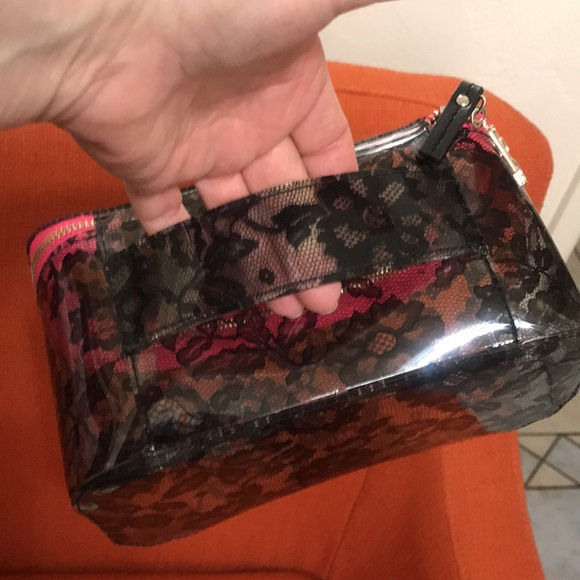 NWOT. Victoria Secret Travel Cosmetic Bag - Picture 5 of 8